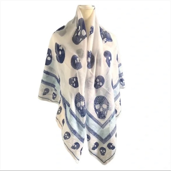 H&M Sheer Skull Scarf wrap so fun for summer - Picture 1 of 4